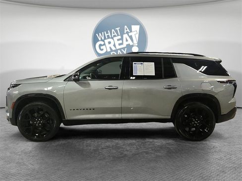 Certified 2024 Chevrolet Traverse RS w/ LPO, Floor Liner Package image 7