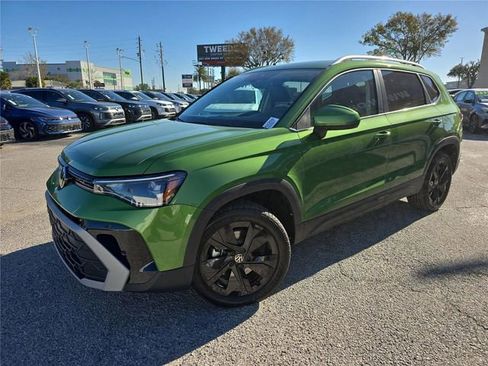 New 2026 Volkswagen Taos SE image 25