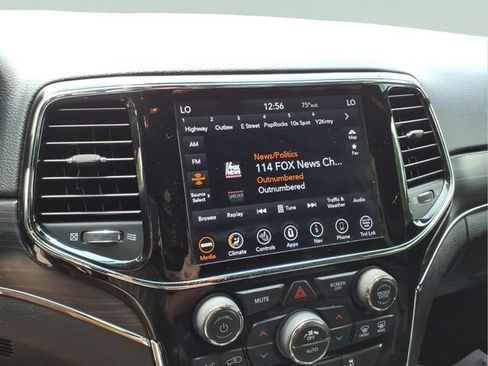 Used 2020 Jeep Grand Cherokee Limited AWD/4WD image 23