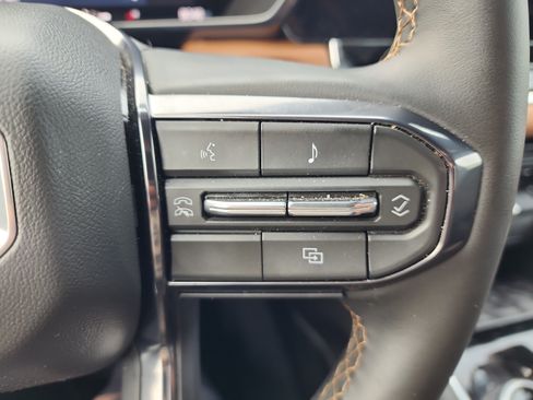 Certified 2026 GMC Canyon AT4 AWD/4WD image 18