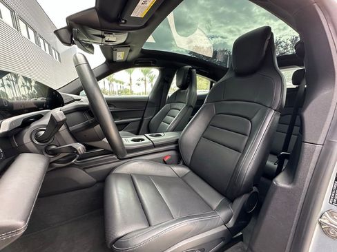Used 2024 Porsche Taycan image 5