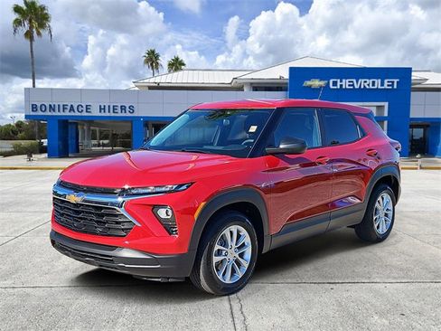 Used 2026 Chevrolet TrailBlazer LS w/ LS Convenience Package image 2