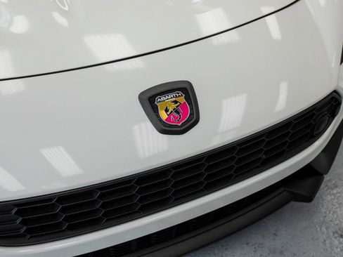 Used 2020 FIAT 124 Spider Abarth w/ Convenience Group image 10