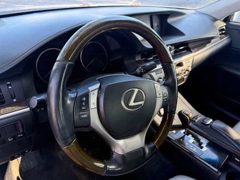 Used 2013 Lexus ES 350 w/ Luxury Pkg FWD image 50