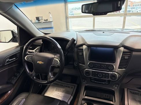 Used 2018 Chevrolet Suburban Premier AWD/4WD image 26