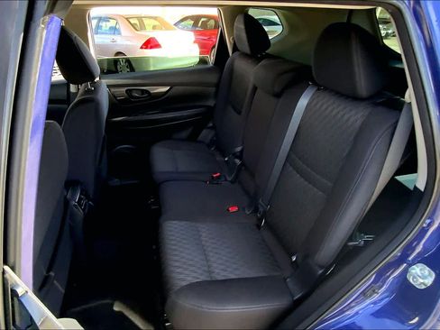Used 2019 Nissan Rogue S image 19