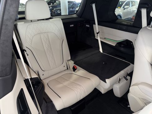 Used 2024 BMW X7 xDrive40i w/ Executive Package AWD/4WD image 13