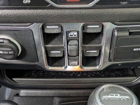 Used 2024 Jeep Gladiator Sport AWD/4WD image 19