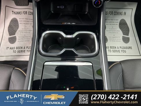 Used 2024 Chevrolet Traverse RS image 32