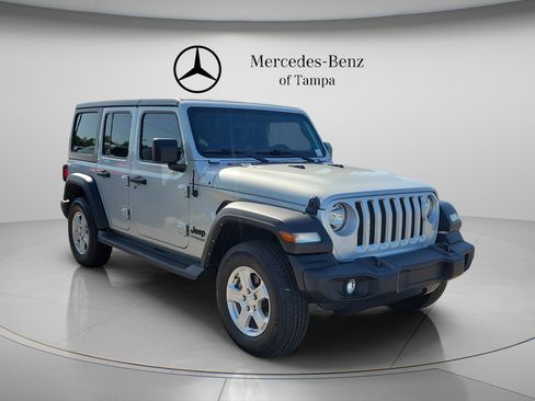 Used 2022 Jeep Wrangler Unlimited Sport AWD/4WD image 4