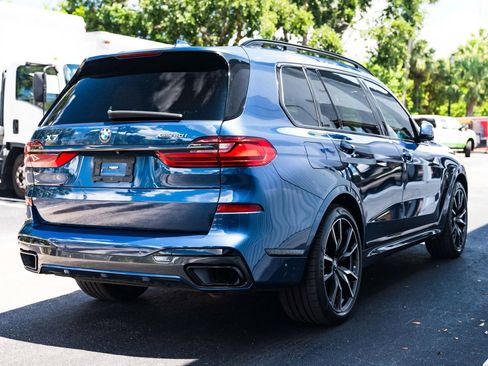 Used 2022 BMW X7 xDrive40i w/ M Sport Package AWD/4WD image 9