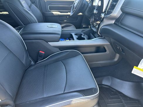 Used 2025 RAM 2500 Laramie AWD/4WD image 11