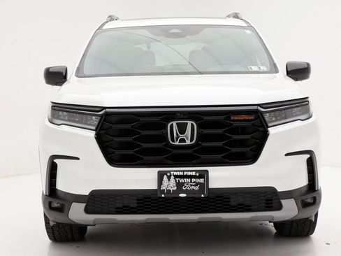 Used 2024 Honda Pilot TrailSport image 4
