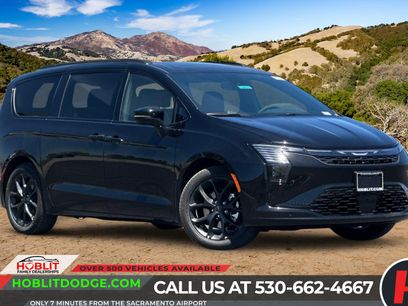 New 2027 Chrysler Pacifica Limited