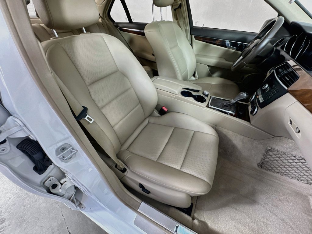 Used 2014 Mercedes-Benz C 250 Sedan image 34