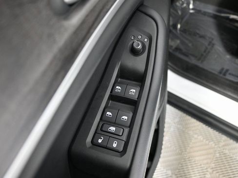 Used 2023 Jeep Grand Cherokee Limited image 20