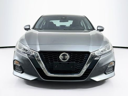 Used 2022 Nissan Altima 2.5 SV FWD image 2