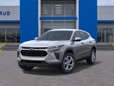 New 2026 Chevrolet Trax LS w/ LS Convenience Package FWD image 6