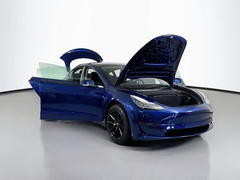 Used 2020 Tesla Model 3 Standard Range RWD image 27