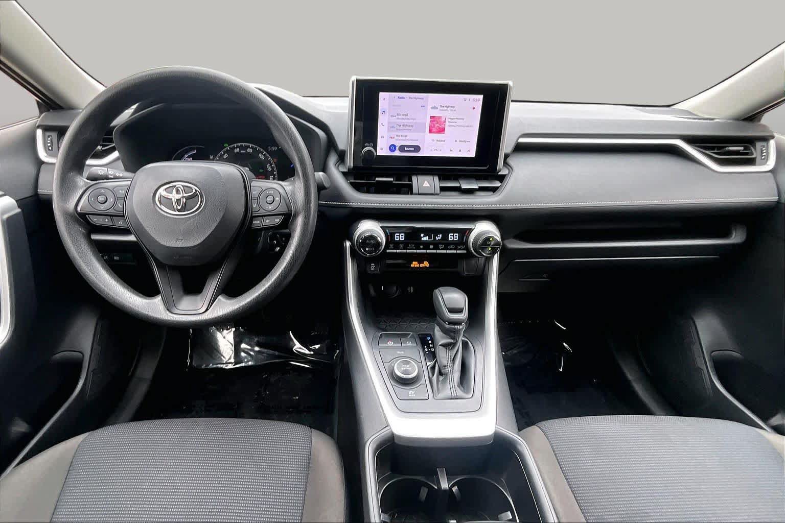 Used 2024 Toyota RAV4 LE AWD/4WD image 15