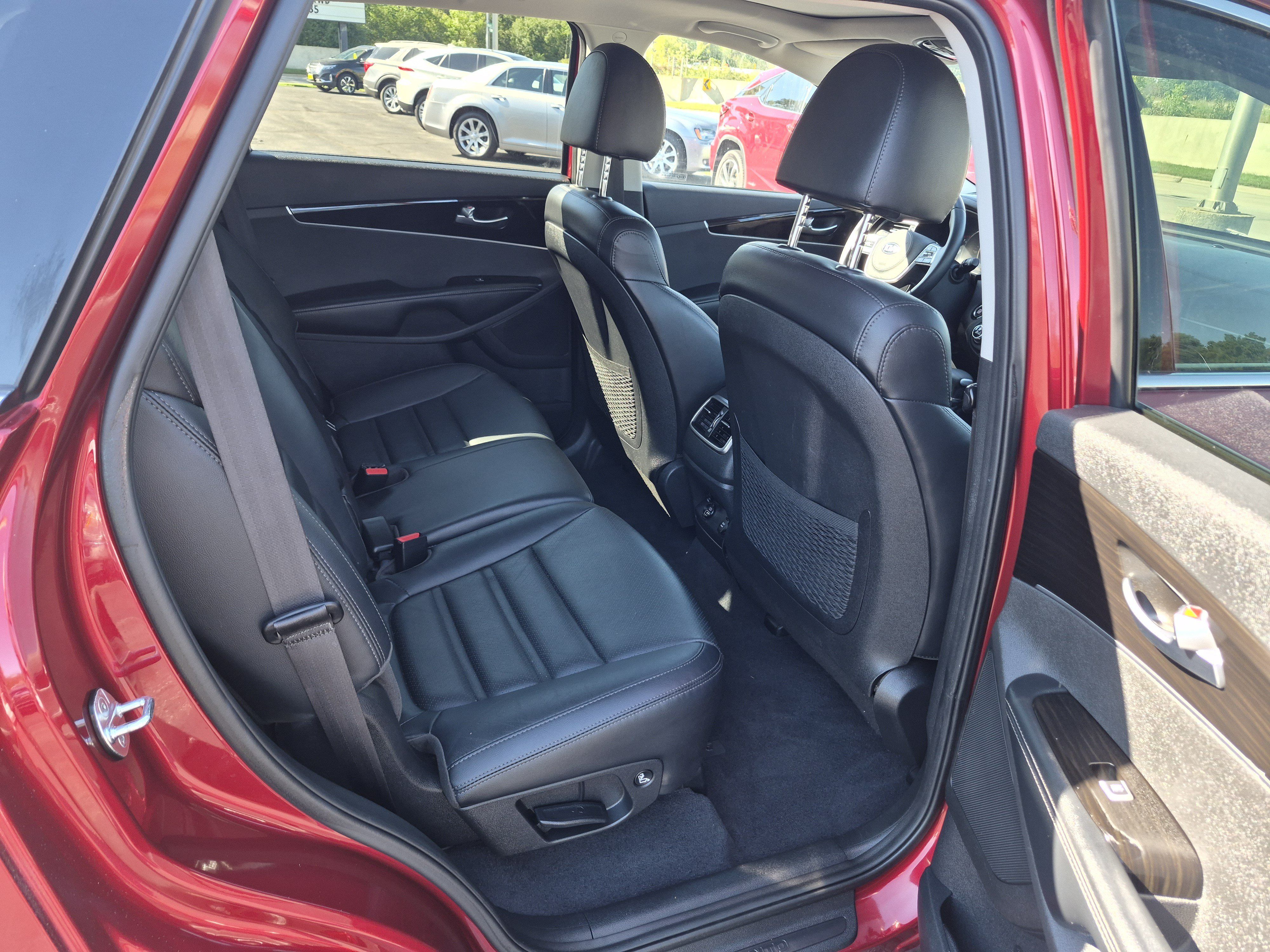 Used 2020 Kia Sorento EX AWD/4WD image 13