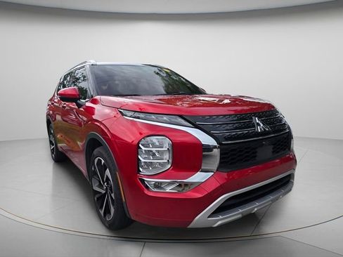 Used 2023 Mitsubishi Outlander SEL FWD image 4
