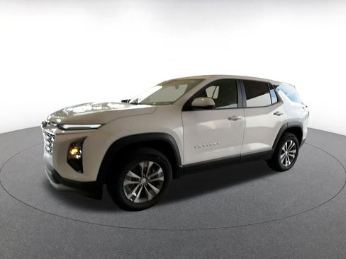 Used 2025 Chevrolet Equinox LT image 8