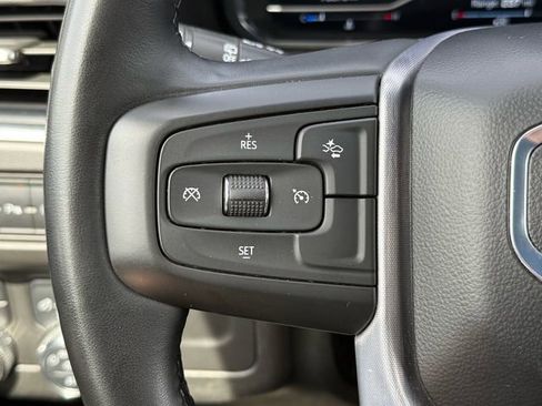 Used 2024 GMC Yukon SLT AWD/4WD image 18