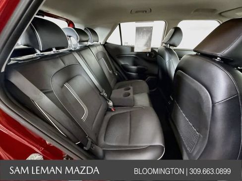 Used 2024 Hyundai Venue Limited FWD image 26