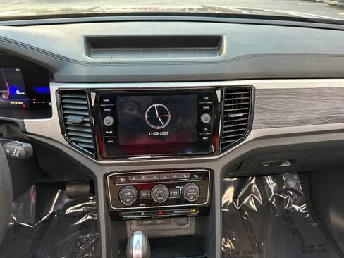 Used 2022 Volkswagen Atlas Cross Sport SE w/ Panoramic Sunroof Package image 20