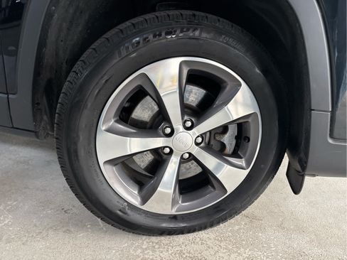 Used 2020 Jeep Cherokee Limited AWD/4WD image 45
