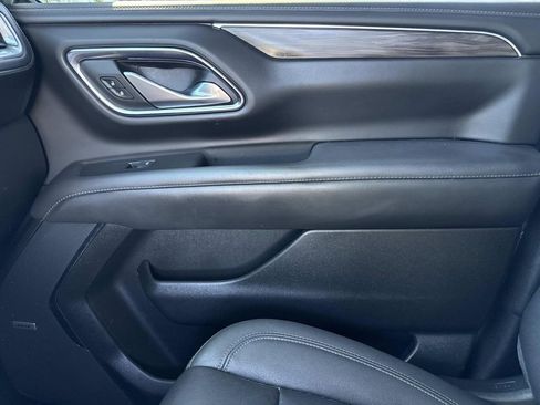 Used 2022 Chevrolet Suburban LT image 25