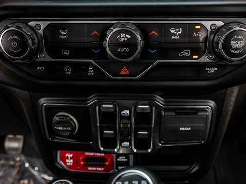 Used 2021 Jeep Gladiator Rubicon AWD/4WD image 14