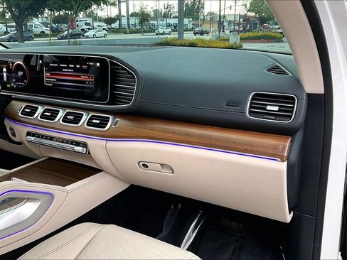 Used 2023 Mercedes-Benz GLS 450 4MATIC image 17
