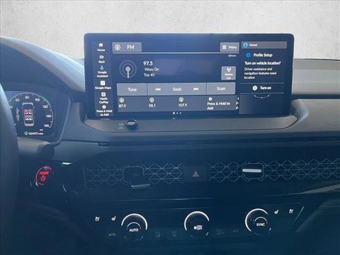 Used 2025 Honda Accord Touring image 9