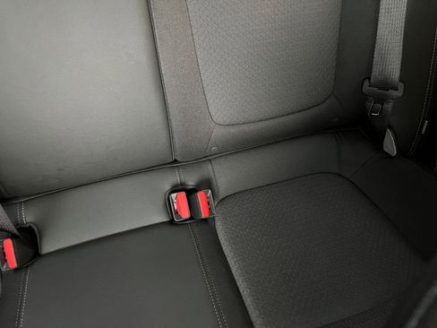 Used 2025 Buick Encore GX Preferred image 37