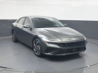 Used 2024 Hyundai Elantra SEL w/ Convenience Package FWD video 2