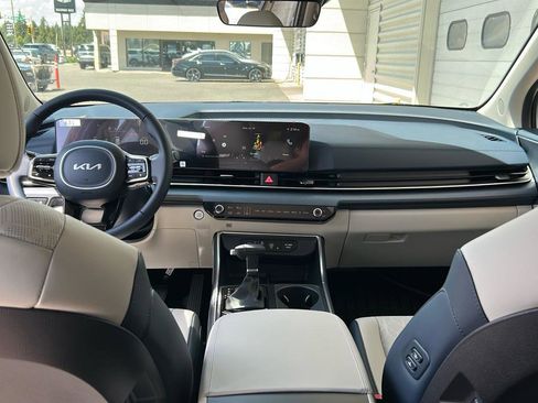New 2026 Kia Carnival EX image 18