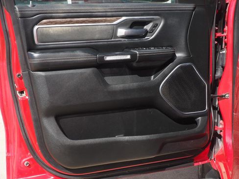 Used 2019 RAM 1500 Laramie image 10