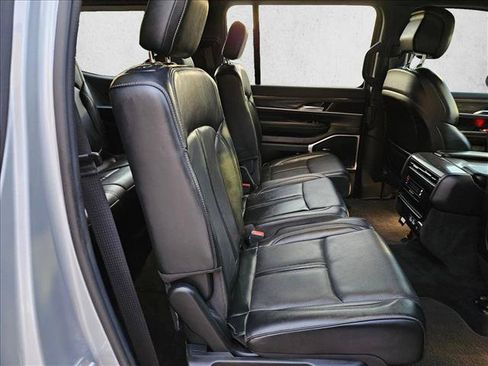 Used 2022 Jeep Wagoneer Series II AWD/4WD image 14