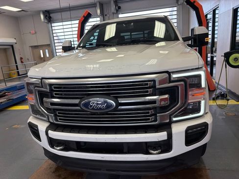 Used 2022 Ford F250 Limited AWD/4WD image 8