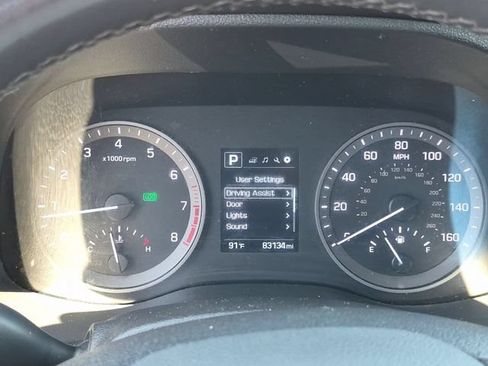 Used 2018 Hyundai Tucson Sport FWD image 18