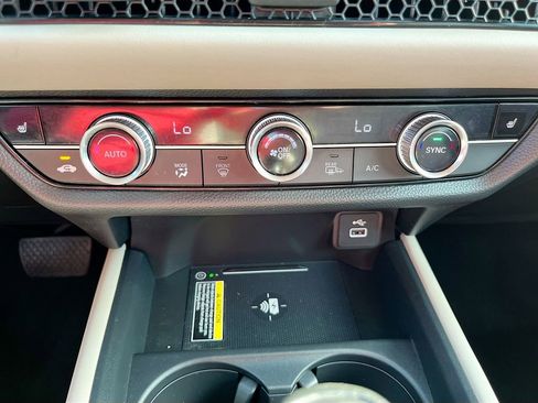 Used 2025 Honda HR-V EX-L image 15