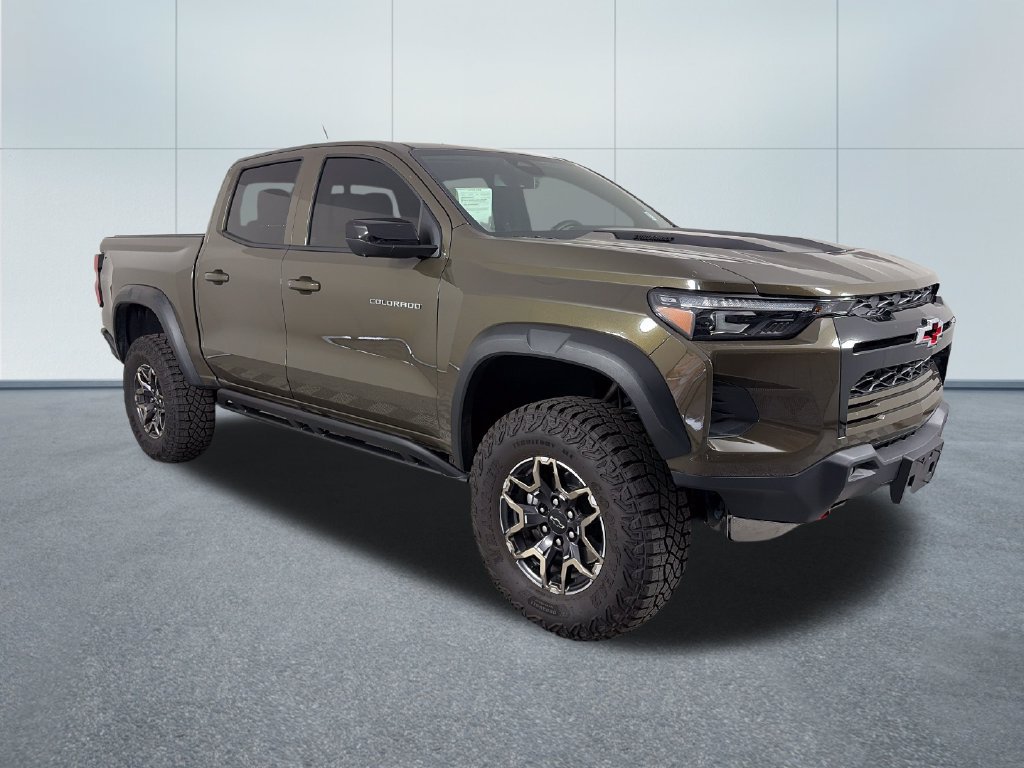 Used 2025 Chevrolet Colorado ZR2 w/ Technology Package AWD/4WD 360° Tour
