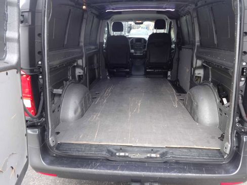 Used 2021 Mercedes-Benz Metris image 8