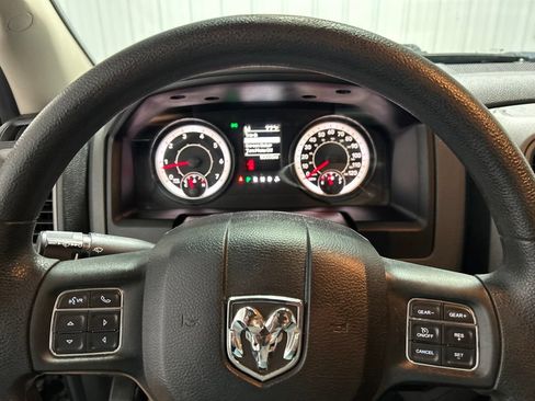 Used 2017 RAM 1500 Express AWD/4WD image 25