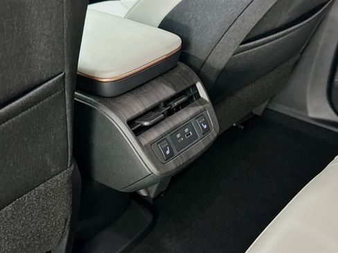 Used 2024 Nissan Ariya AWD image 28