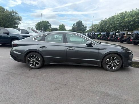 Used 2024 Hyundai Sonata SEL FWD image 2