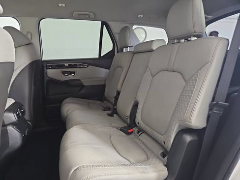 Used 2023 Honda Pilot LX image 13