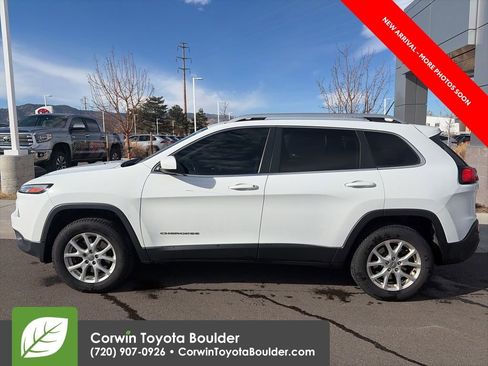 Used 2015 Jeep Cherokee Latitude w/ Cold Weather Group image 4